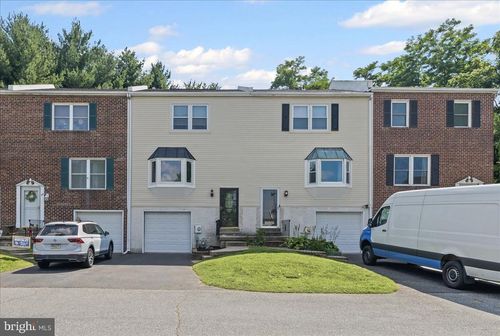 42 Kingston Ter, Aston, PA, 19014-2141 | Card Image