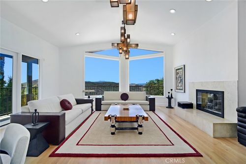 130 Dapplegray Rd, Bell Canyon, CA, 91307-1009 | Card Image