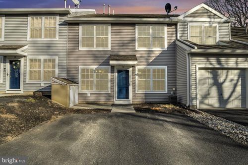 16 Courtyard Dr, CARLISLE, PA, 17013-1395 | Card Image