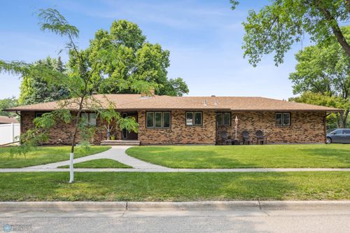 106 37th Ave S, Moorhead, MN, 56560-5506 | Card Image