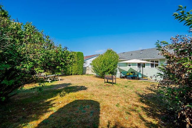 13322 82 B Avenue, House other with 3 bedrooms, 2 bathrooms and 6 parking in Surrey BC | Image 25