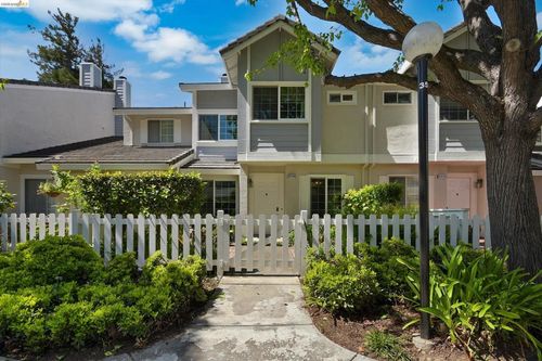 34736 Beret Ter, Fremont, CA, 94555-2788 | Card Image