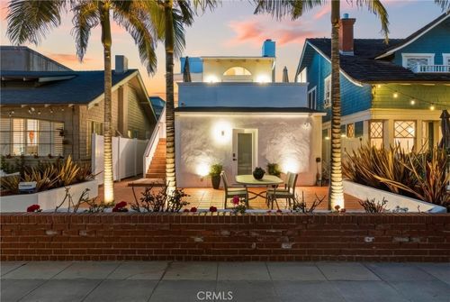 28 10th Ct, Hermosa Beach, CA, 90254-4108 | Card Image