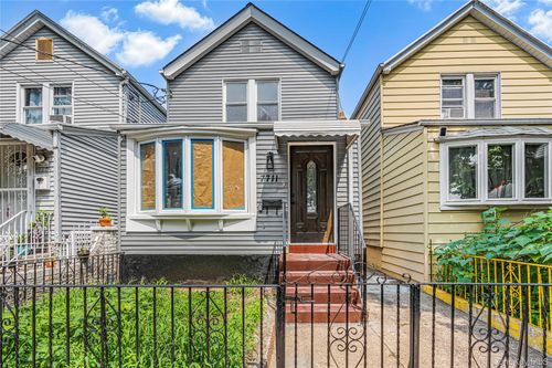 7711 97th Avenue, New York, NY, 11416 | Card Image