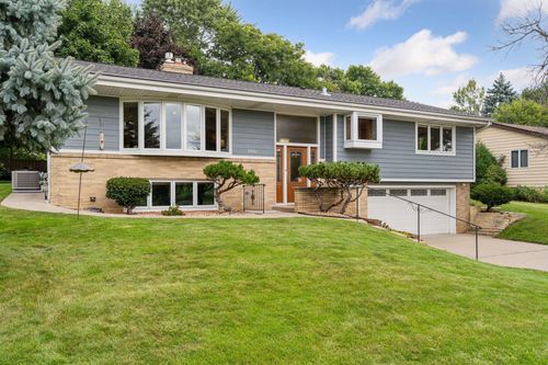 1381 County Road B2 W, Roseville, MN, 55113-3118 | Card Image