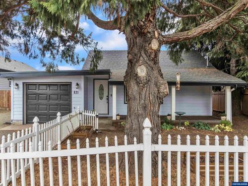 831 W Oak St, Lebanon, OR, 97355-1764 | Card Image