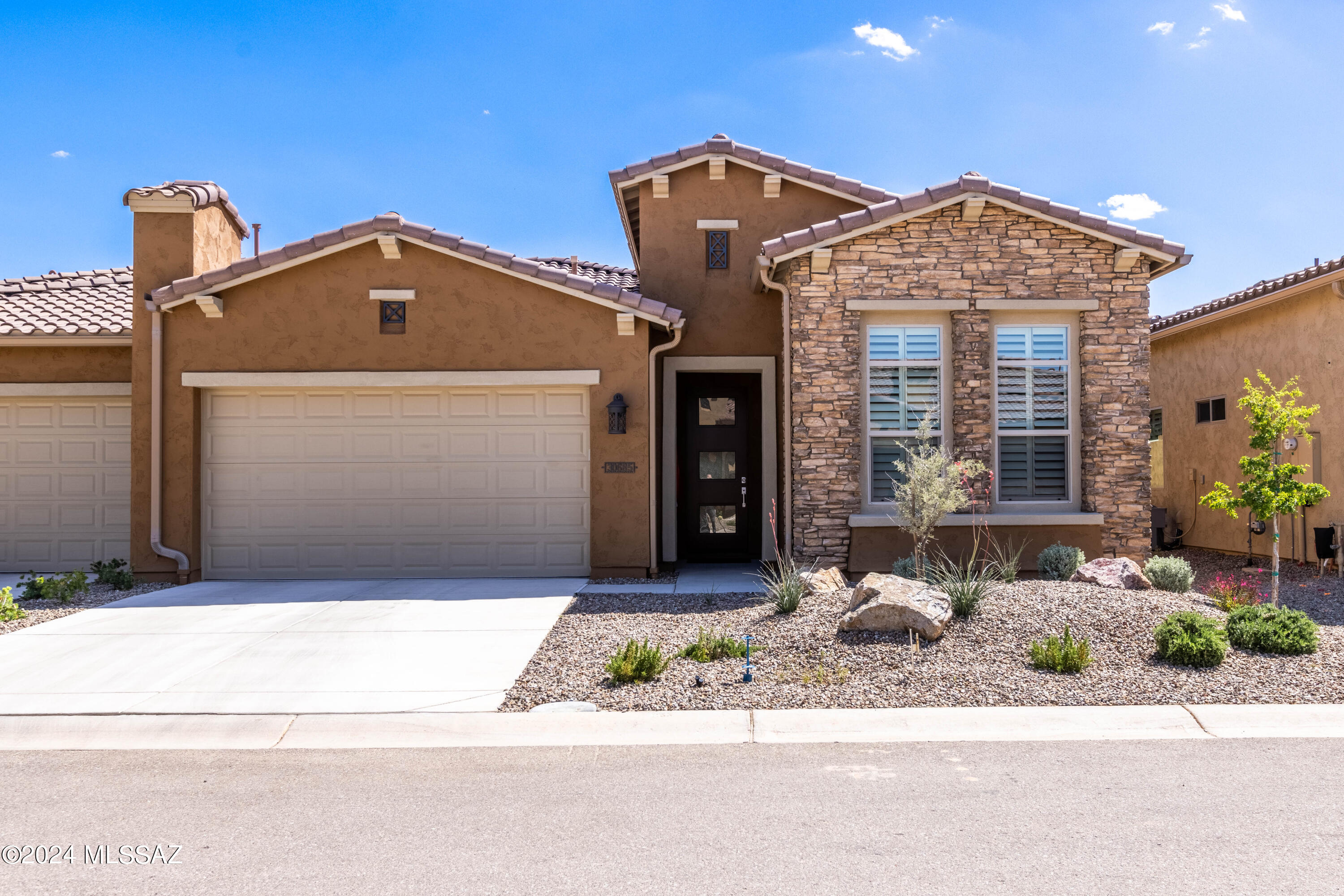 Osprey Dr, Oracle, AZ 85623