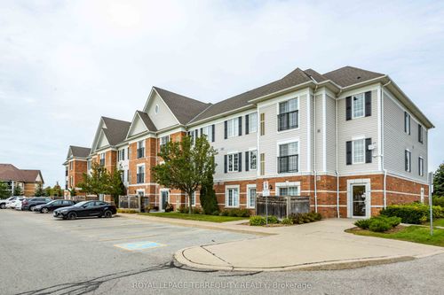211-94 Aspen Springs Dr, Clarington, ON, L1C5N4 | Card Image