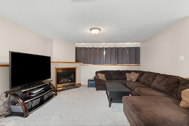 909 7 St Se, House detached with 4 bedrooms, 2 bathrooms and 2 parking in Redcliff AB | Image 29
