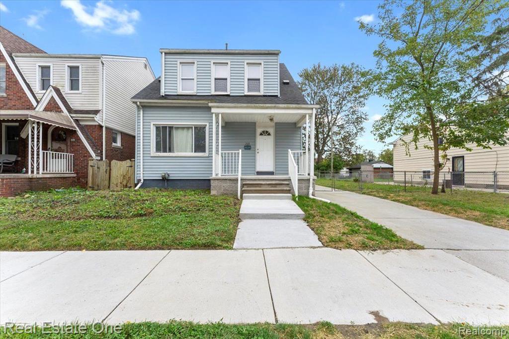 Clinton St, Wyandotte, MI 48192