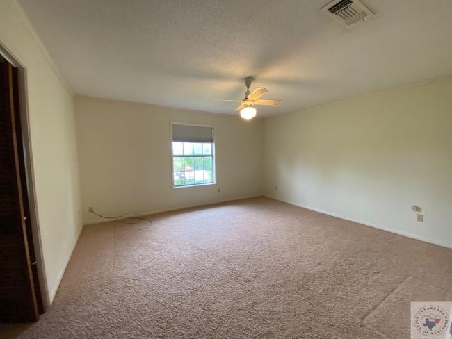 1129 Hwy 259 S, House other with 3 bedrooms, 2 bathrooms and null parking in DeKalb TX | Image 9