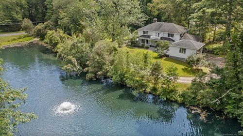 59 Snowberry Ln, New Canaan, CT, 06840-5226 | Card Image
