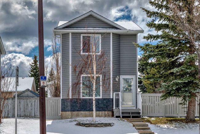 71 Taradale Drive Ne, Home with 4 bedrooms, 1 bathrooms and 3 parking in Calgary AB | Image 1