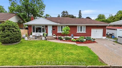748 Weston Dr, Ottawa, ON, K1G1W2 | Card Image