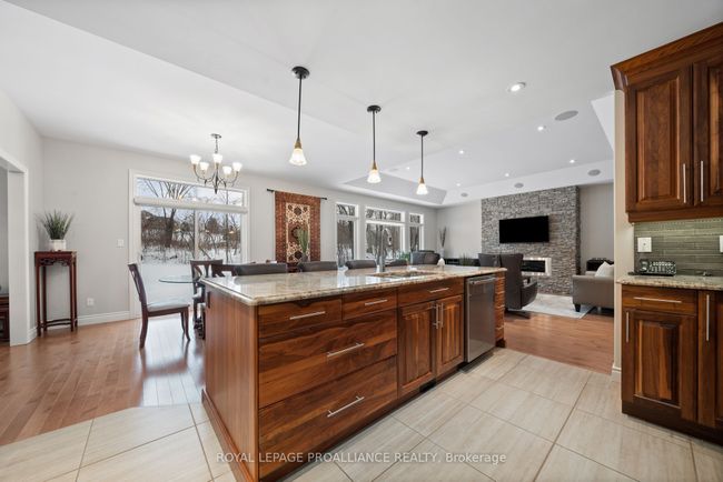 18 Windwhisper Dr, House other with 3 bedrooms, 2 bathrooms and 7 parking in Plainfield ON | Image 14