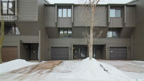 110 Quincy Dr, Regina, SK, S4S6M1 | Card Image