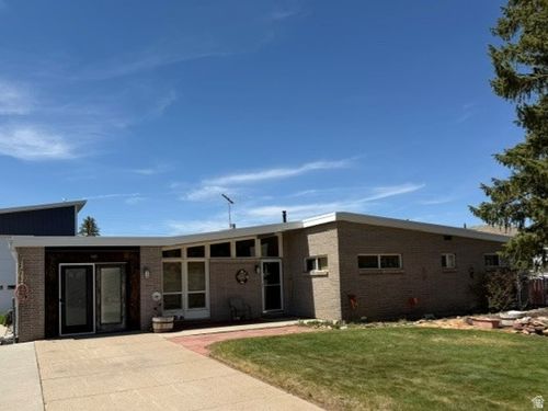 105 3rd Ave, Dutch John, UT, 84023 | Card Image
