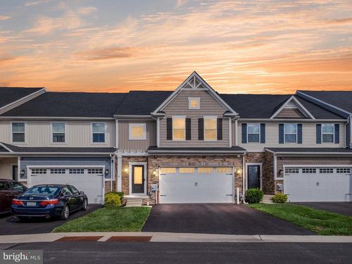 736 Cascade Way, KENNETT SQUARE, PA, 19348-2764 | Card Image