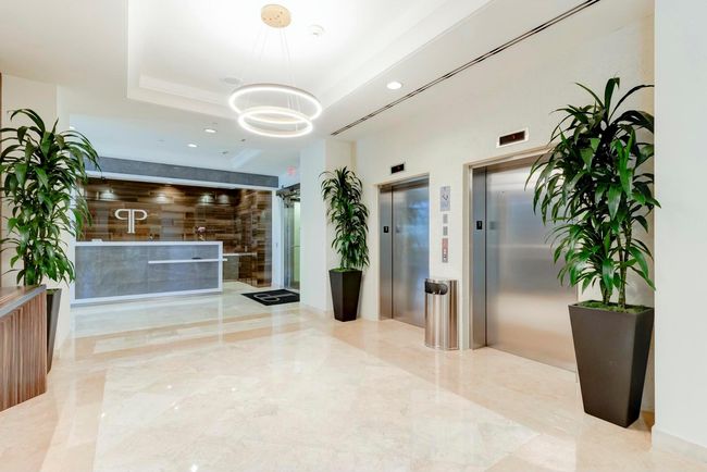APT-401 - 99 Se Mizner Blvd, Condo with 2 bedrooms, 2 bathrooms and null parking in Boca Raton FL | Image 5