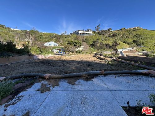 16624 Pequeno Pl, Pacific Palisades, CA, 90272-2240 | Card Image