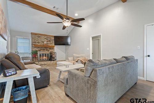 810 Corey Dr, Whitehouse, TX, 75791-3724 | Card Image