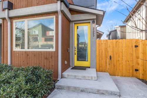 225 E 36th St, Garden City, ID, 83714-6524 | Card Image