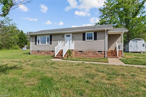 861 Creed Rd, Ararat, NC, 27007-8522 | Card Image