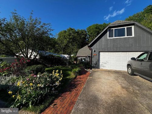 1533 Lake Forest Dr, CHARLOTTESVILLE, VA, 22901-9005 | Card Image