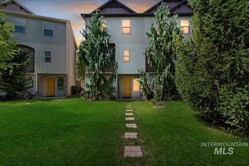 8842 W Pine Valley Ln, Boise, ID, 83709-0025 | Card Image