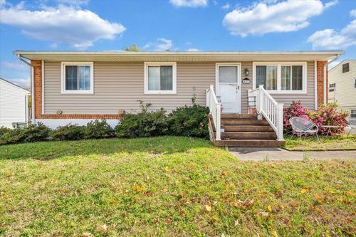 2224 Bailey Ave, Salem, VA, 24153-6033 | Card Image