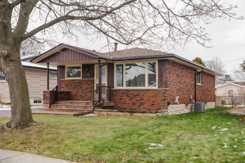 {{alt}} | Card Image