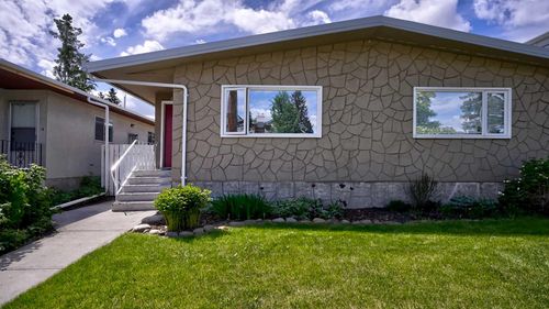 2037 50 Ave Sw, Calgary, AB, T2T2W4 | Card Image