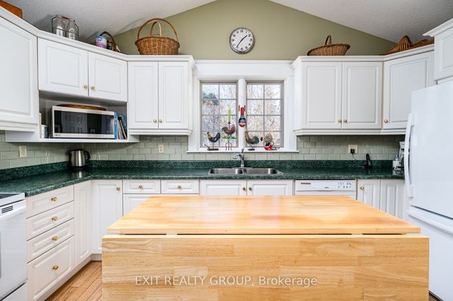 459 Moira St, House other with 4 bedrooms, 3 bathrooms and 3 parking in Tweed ON | Image 15