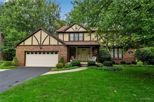 31 Shadow Wood Dr, East Amherst, NY, 14051-1715 | Card Image