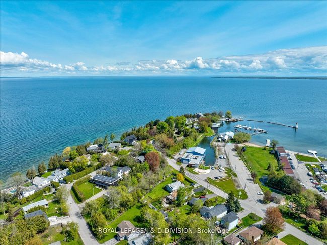 15 Malone Rd, House other with 6 bedrooms, 5 bathrooms and 4 parking in Jacksons Point ON | Image 35