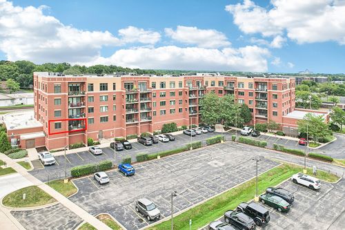 apt-205-225 Main St, Roselle, IL, 60172-2035 | Card Image