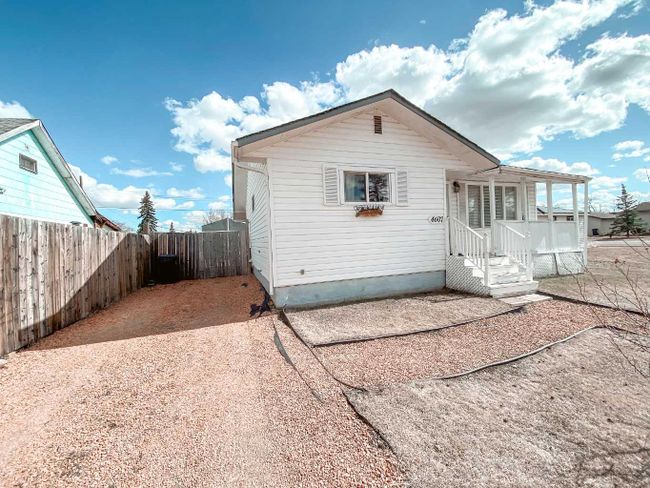 4607 53 Street, Home with 2 bedrooms, 1 bathrooms and 3 parking in Rycroft AB | Image 40