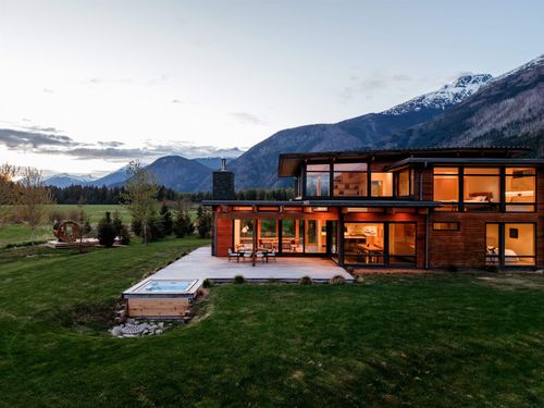 9209 Pemberton Meadows Road, Pemberton, BC, V0N2L0 | Card Image