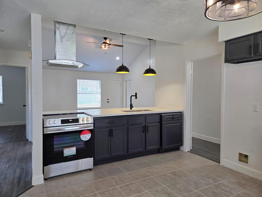 Rancho Bernardo Ln, Sugar Land, TX 77498