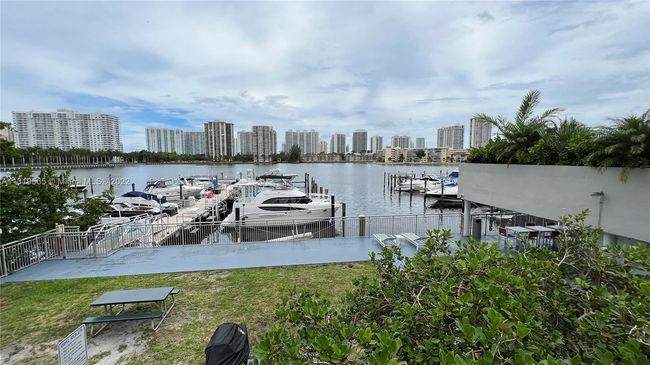 APT-1501 - 18071 Biscayne Blvd, Condo with 2 bedrooms, 2 bathrooms and null parking in Aventura FL | Image 41