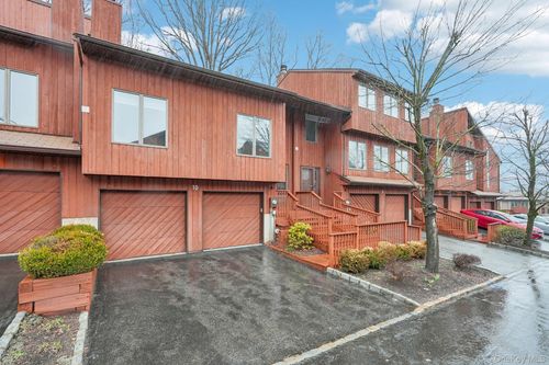 10 Omni Ct, New City, NY, 10956-5221 | Card Image