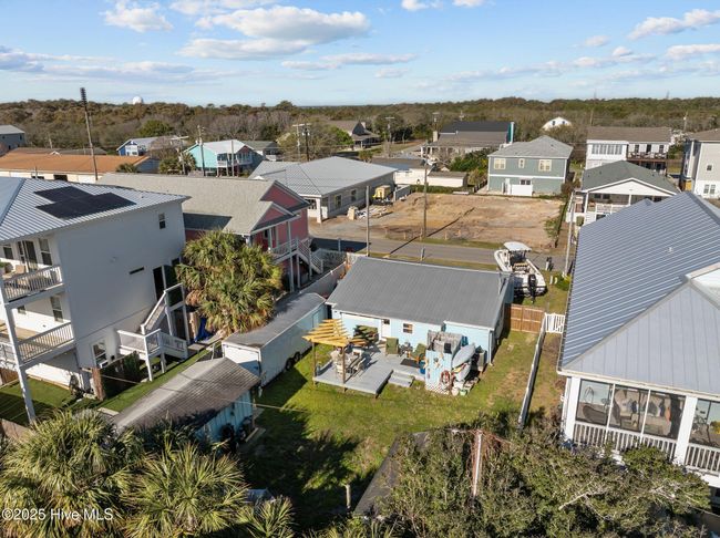 333 Fourth Ave S, House other with 2 bedrooms, 2 bathrooms and null parking in Kure Beach NC | Image 48