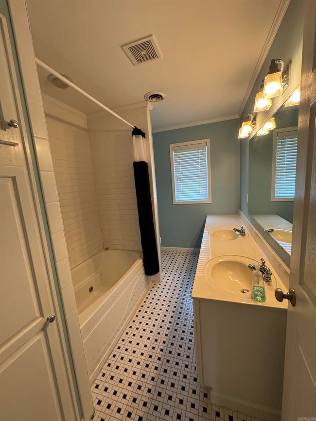 2025 Fairway St, House other with 4 bedrooms, 3 bathrooms and null parking in Stuttgart AR | Image 35