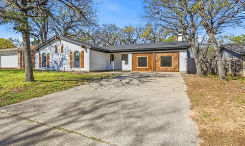 2804 Bent Tree Ln, Arlington, TX, 76016-1614 | Card Image