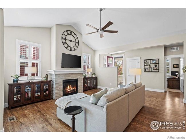 Living room towards front door | Image 7