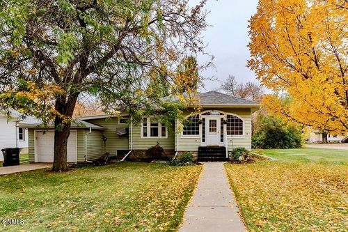211 Ertel Avenue, Taylor, ND, 58656 | Card Image