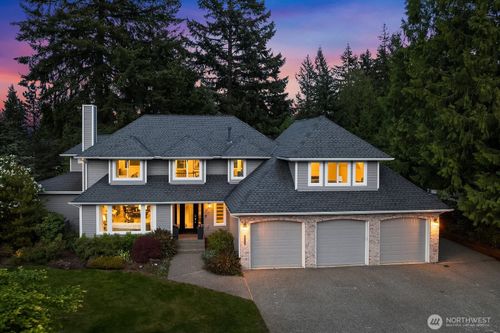 3300 Timberview Ct Sw, Issaquah, WA, 98027-4403 | Card Image