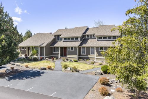679 Sage Country Ct, Redmond, OR, 97756-5016 | Card Image