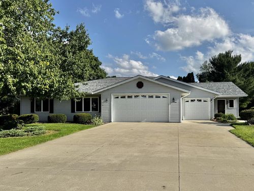 1303 Hadley Court, Watertown, WI, 53098 | Card Image