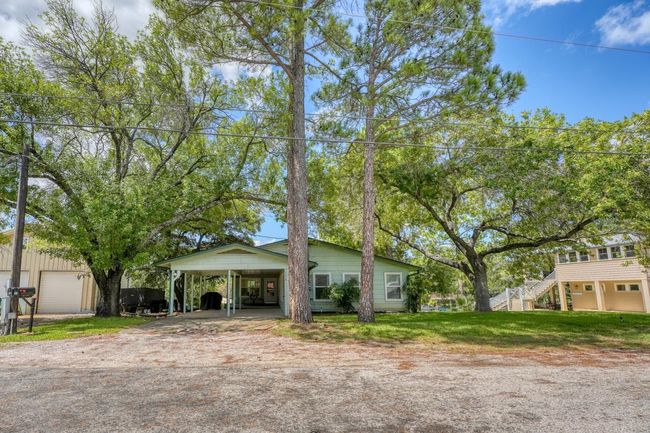 132 Glen Oaks Dr, House other with 2 bedrooms, 2 bathrooms and null parking in Sunrise Beach TX | Image 5